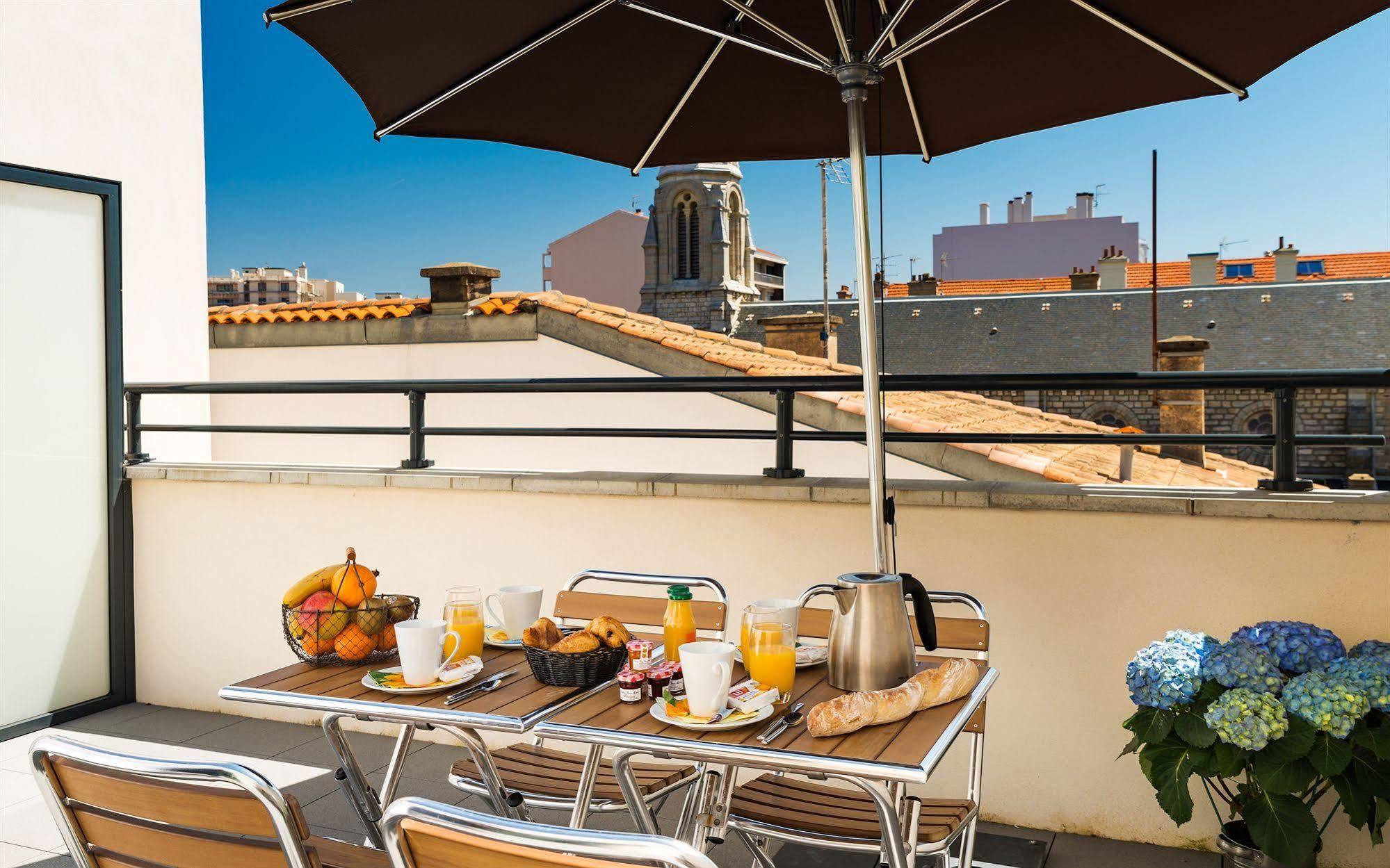 Lagrange Vacances Les Patios Eugenie Biarritz Ngoại thất bức ảnh