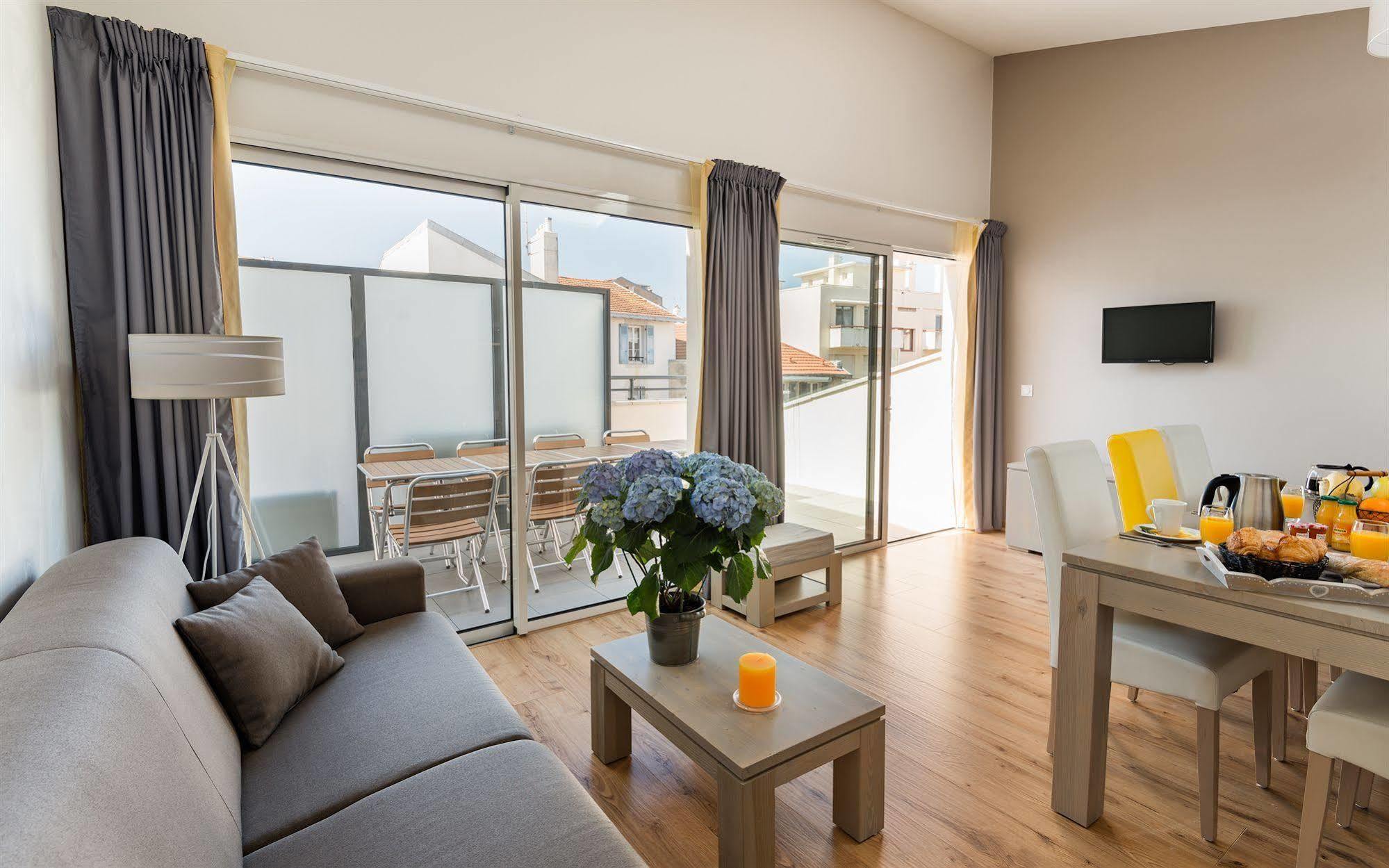 Lagrange Vacances Les Patios Eugenie Biarritz Ngoại thất bức ảnh